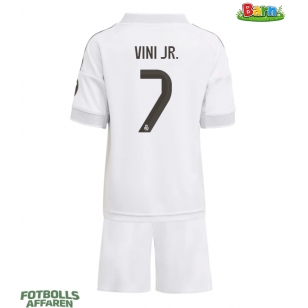Real Madrid Vinicius Junior #7 Hemmaställ Barn 2025-26 Kortärmad (+ Korta byxor)